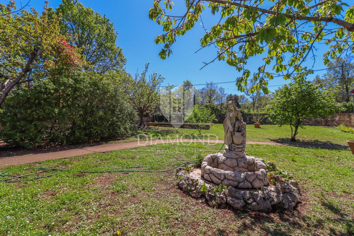 Rovigno, dintorni, bella casa con giardino vicino al mare