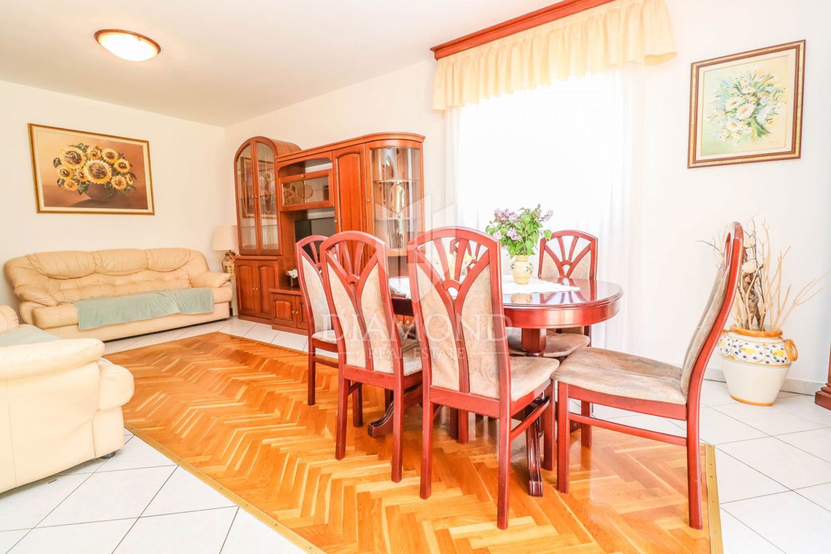 Rovigno, dintorni, bella casa con giardino vicino al mare