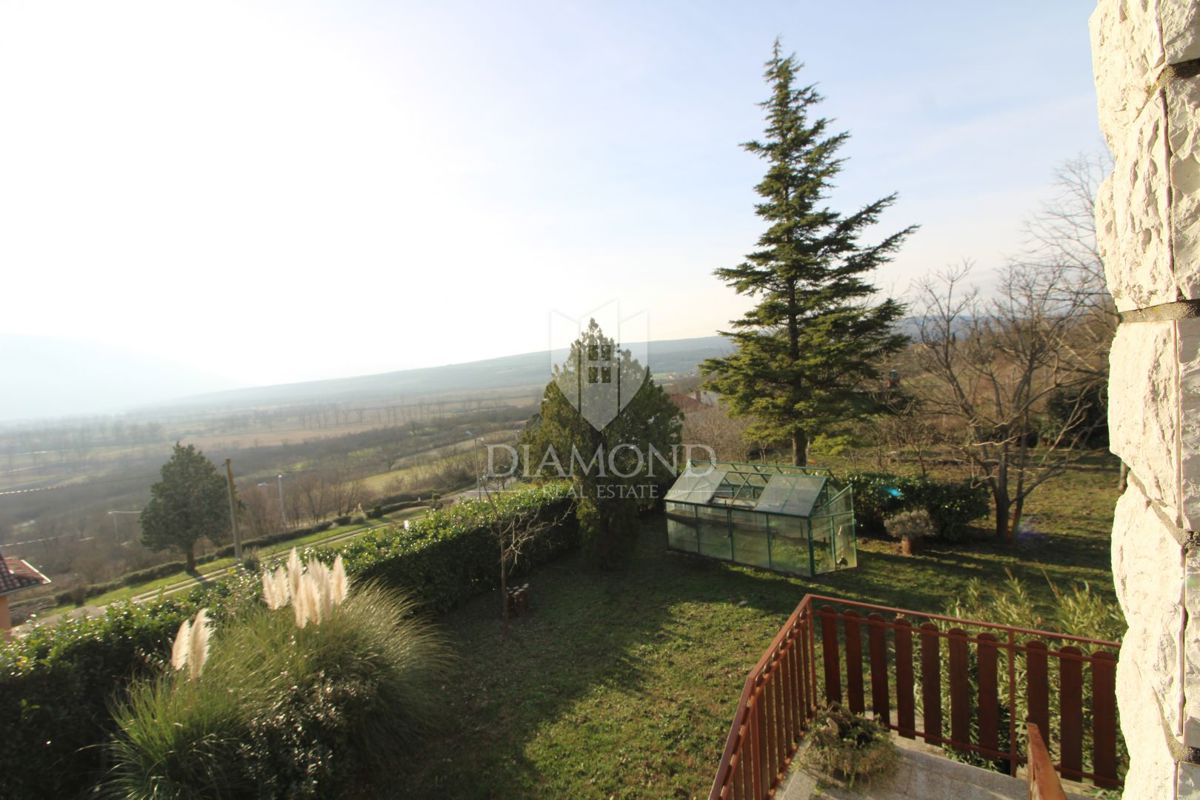 Chersano, dintorni, casa familiare nella natura meravigliosa