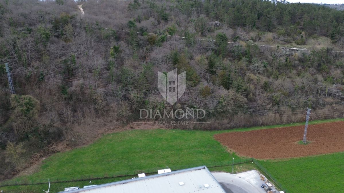 Terreno industriale a Pisino