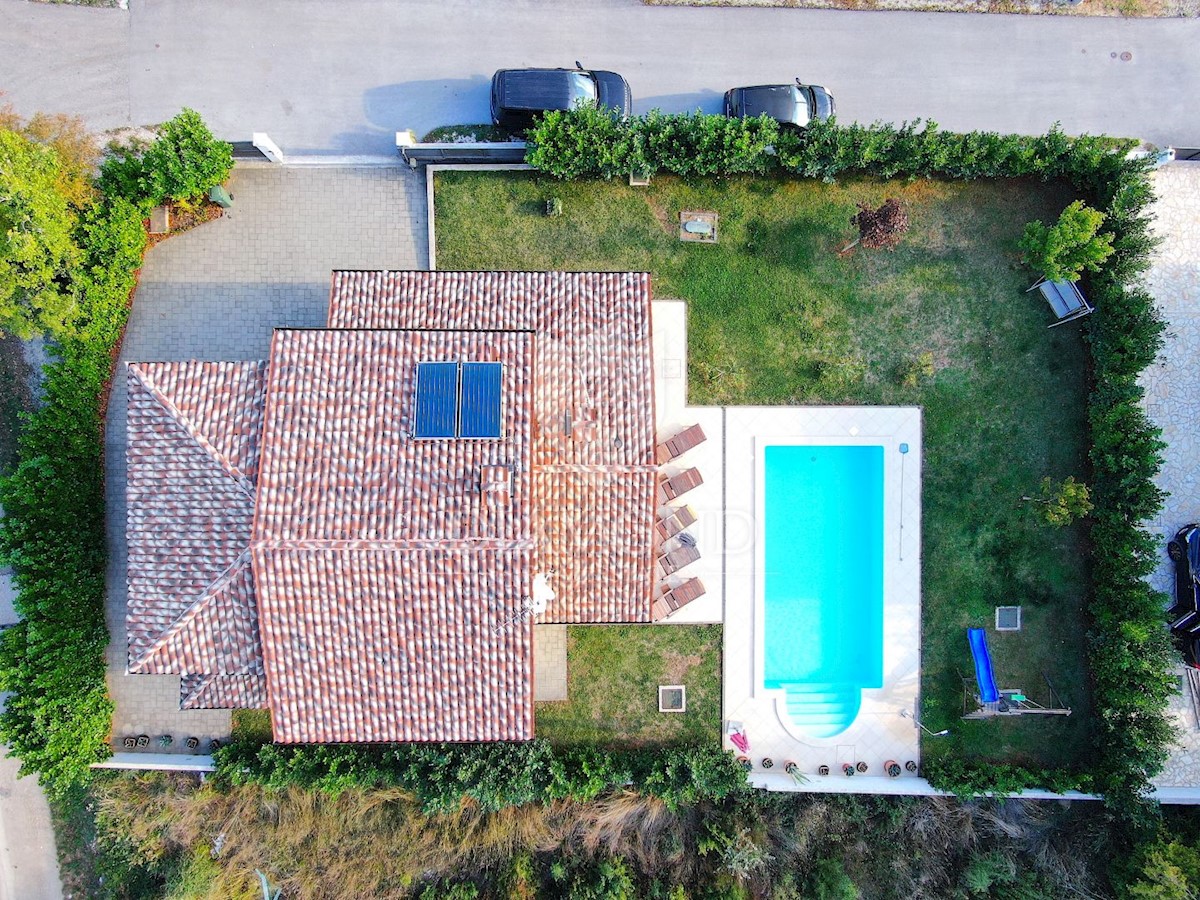 Barban, dintorni, bella casa con piscina