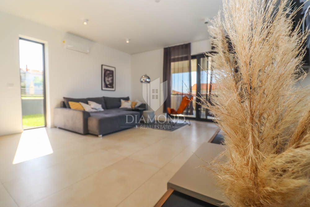 Villa moderna con vista mare, dintorni di Fasana