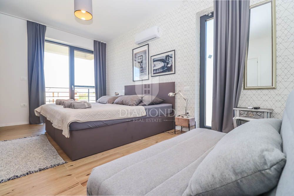 Villa moderna con vista mare, dintorni di Fasana