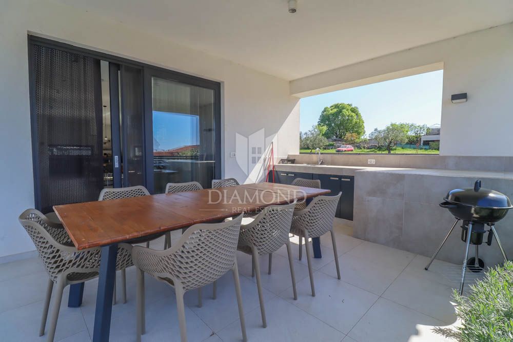 Villa moderna con vista mare, dintorni di Fasana