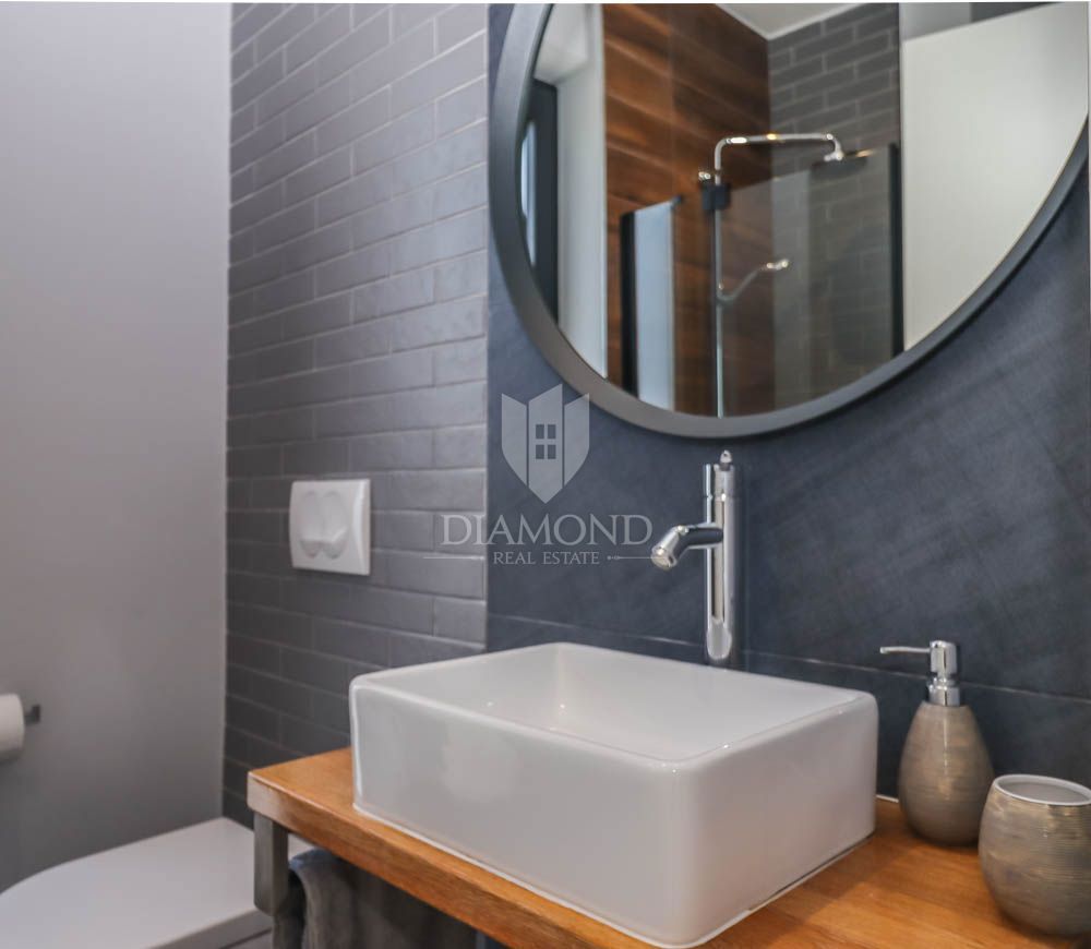 Villa moderna con vista mare, dintorni di Fasana