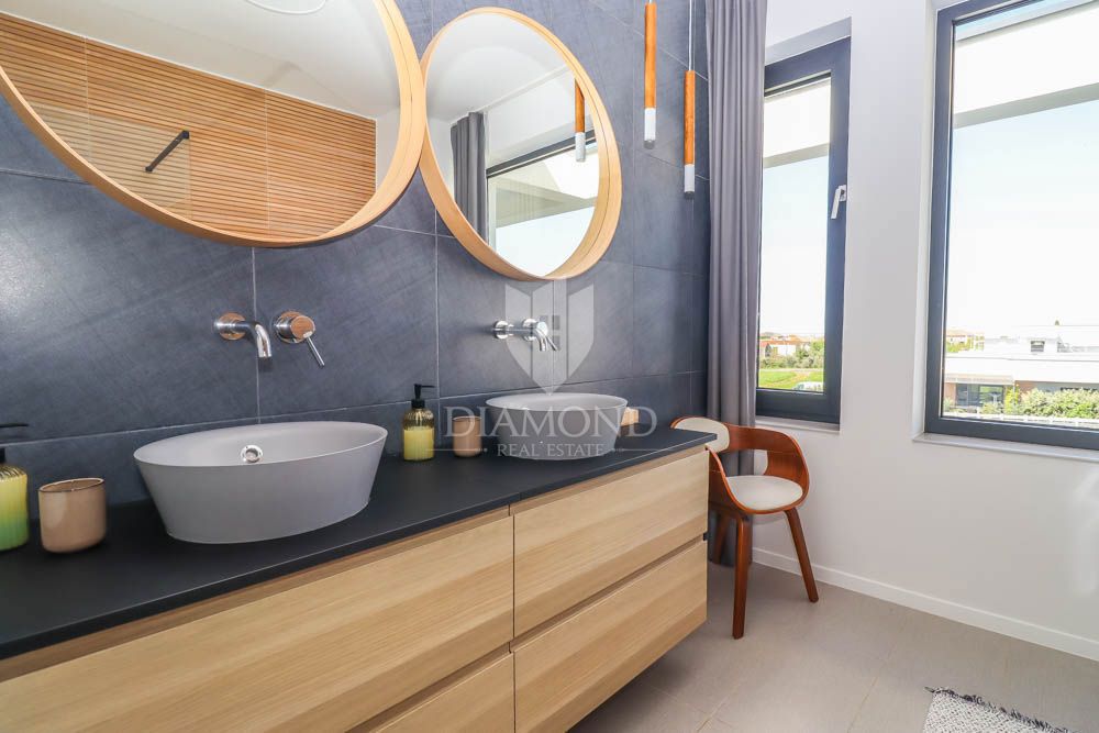 Villa moderna con vista mare, dintorni di Fasana