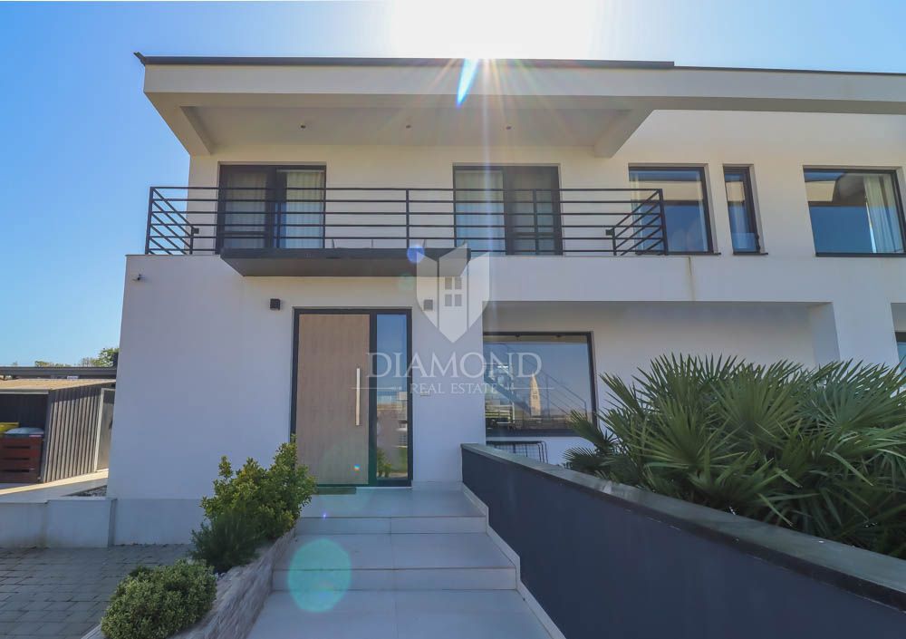 Villa moderna con vista mare, dintorni di Fasana