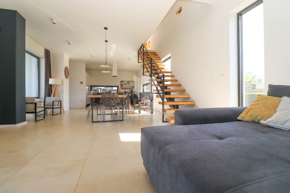 Villa moderna con vista mare, dintorni di Fasana