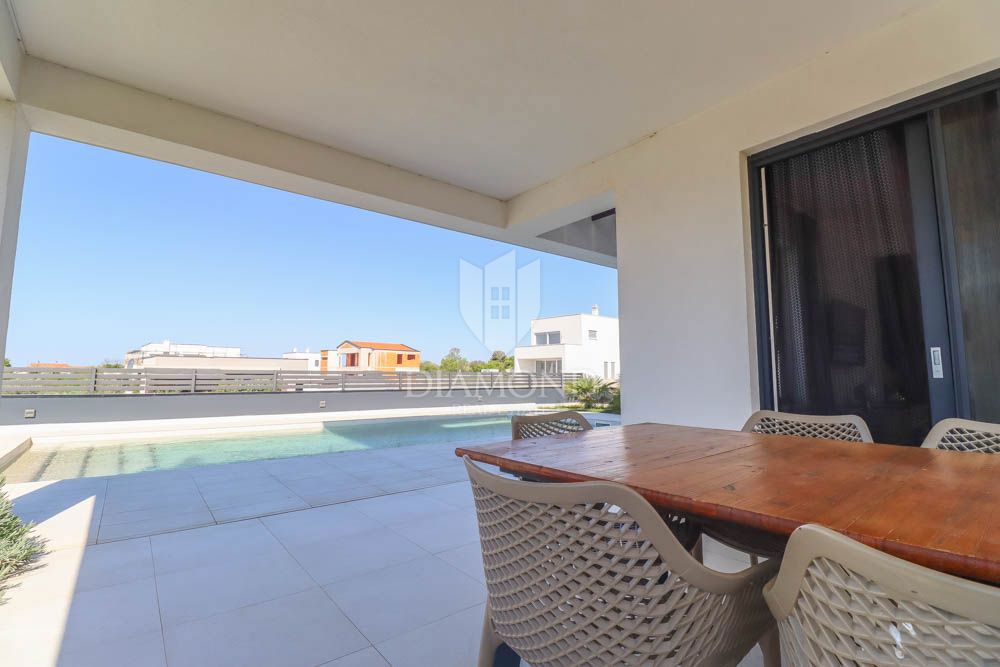 Villa moderna con vista mare, dintorni di Fasana