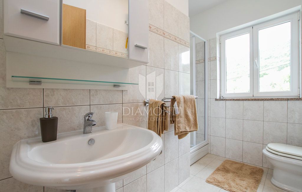 Labin, dintorni, bella casa con vista sul mare