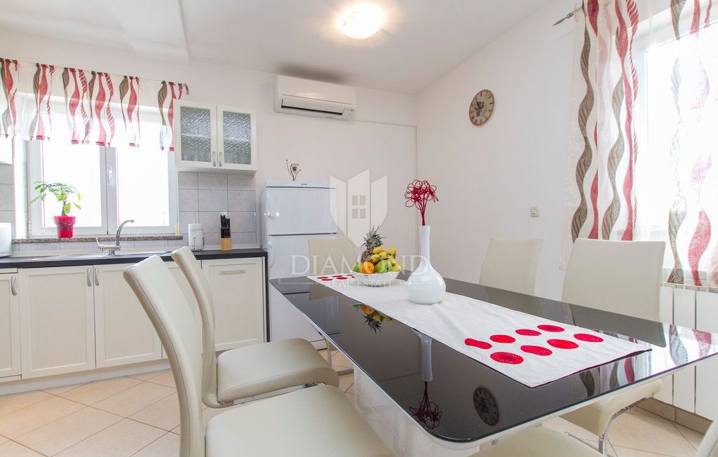 Labin, dintorni, bella casa con vista sul mare