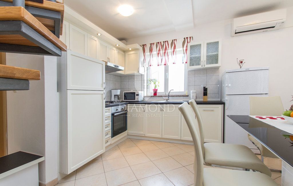 Labin, dintorni, bella casa con vista sul mare