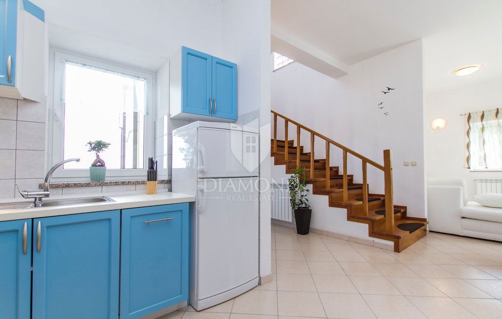 Labin, dintorni, bella casa con vista sul mare