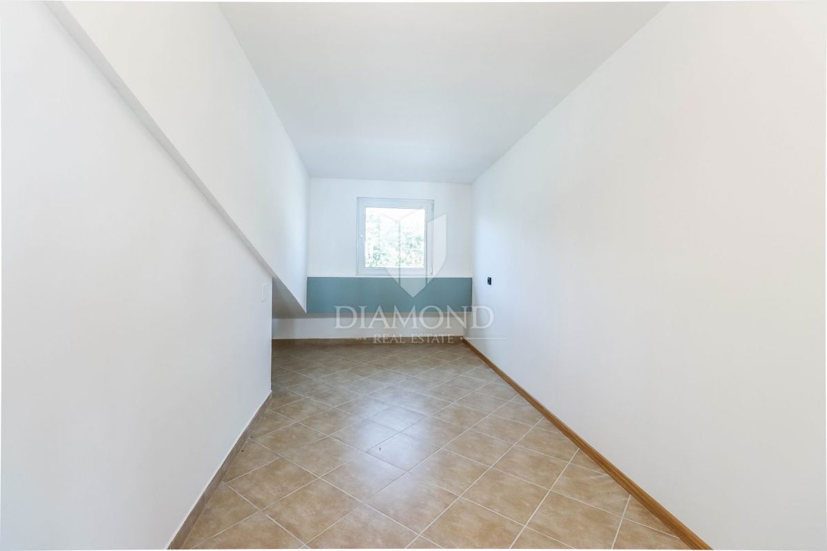 Dintorni di Marčana, Attico con magnifica vista