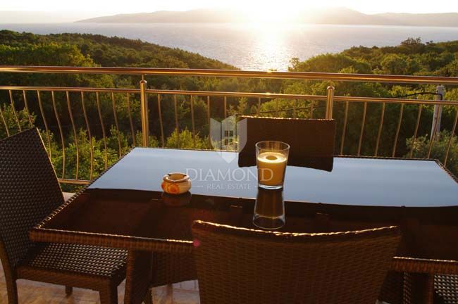 Rabac, una bella casa con vista libera sul mare 