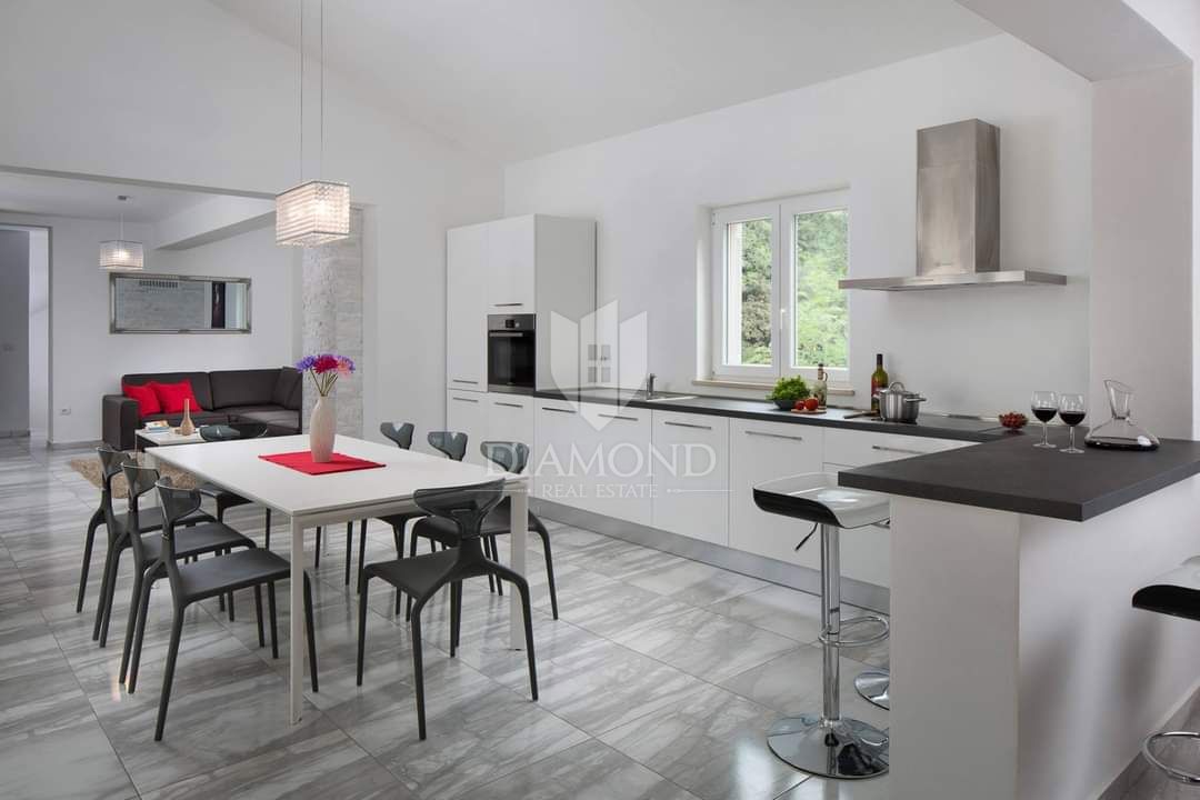 Albona, dintorni, bellissima villa