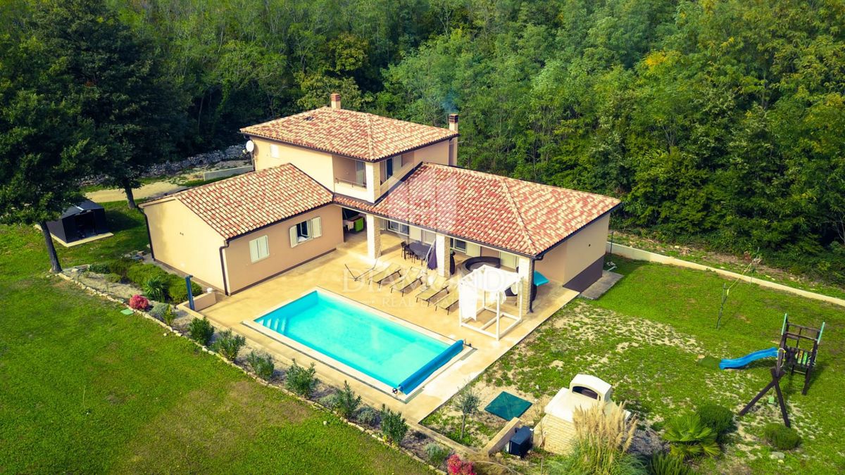 Albona, dintorni, bellissima villa