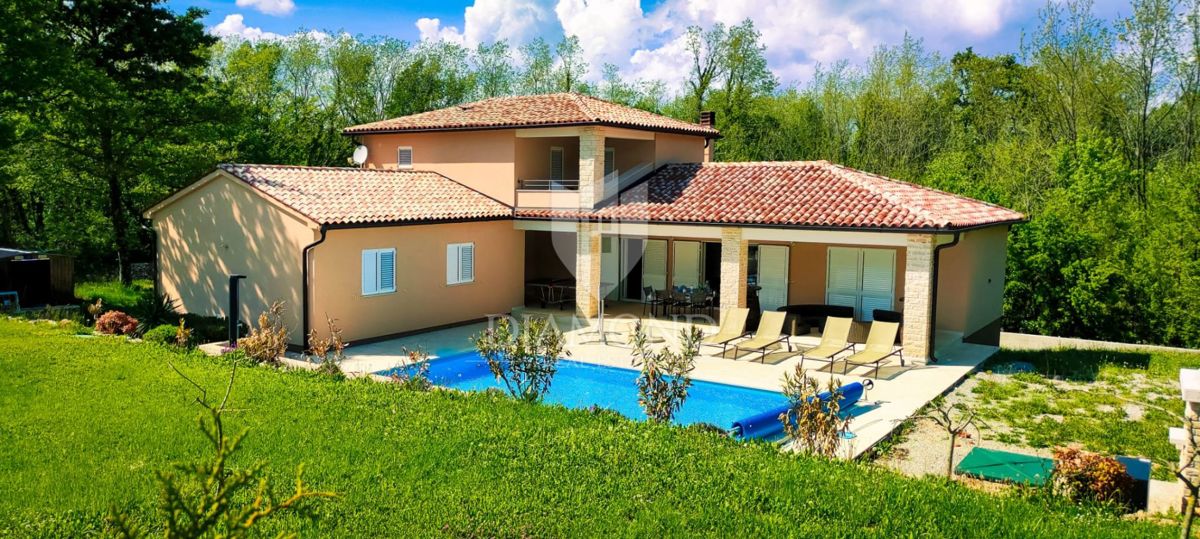 Albona, dintorni, bellissima villa