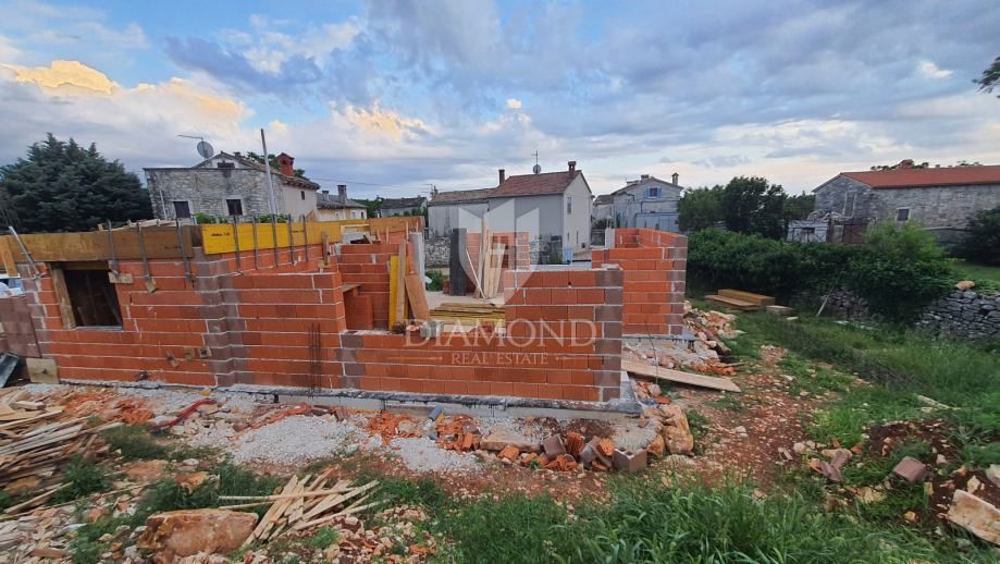Svetvinčenat, dintorni, bella casa roh-bau 