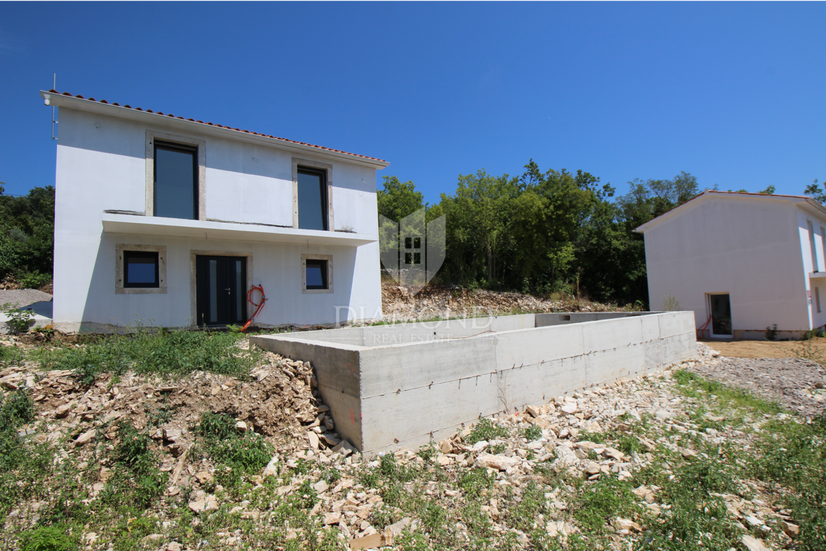 Labin, dintorni, casa ristrutturata con vista mare