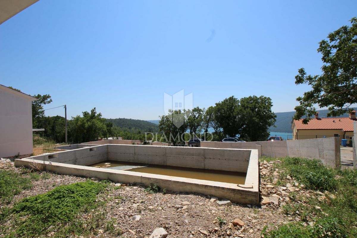 Labin, dintorni, casa ristrutturata con vista mare