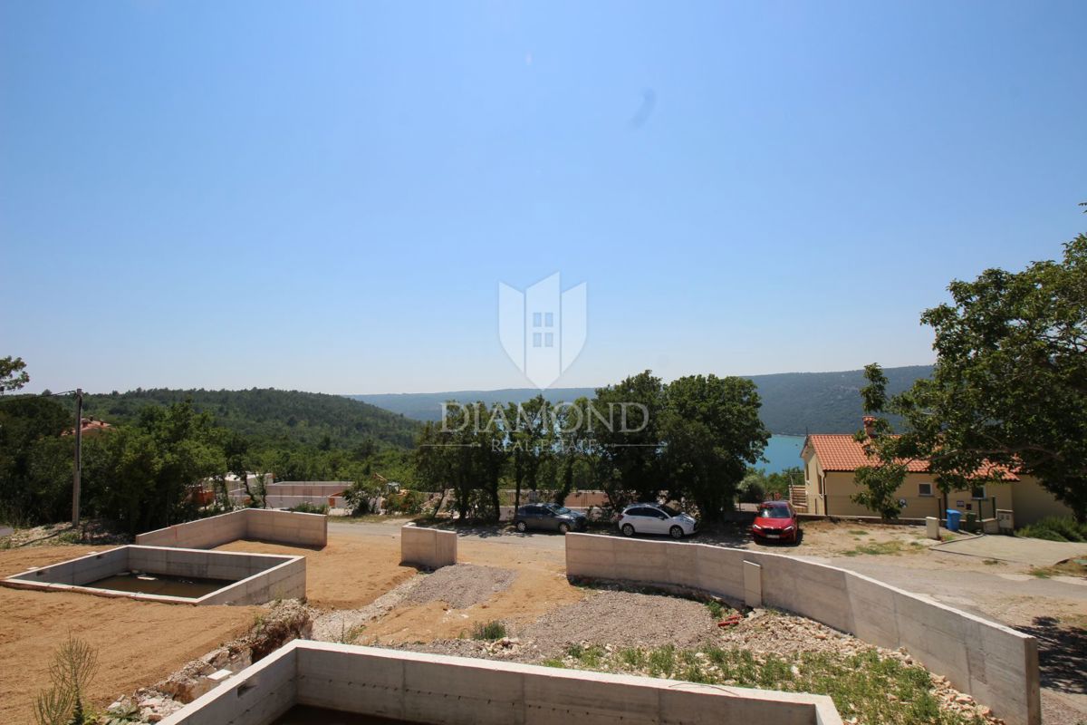 Labin, dintorni, casa ristrutturata con vista mare