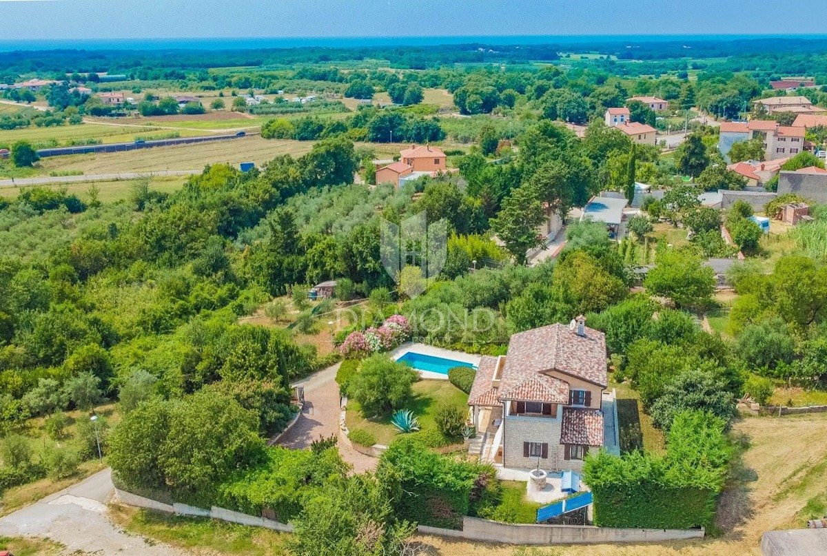 Verteneglio! Casa in pietra con vista mare e piscina!