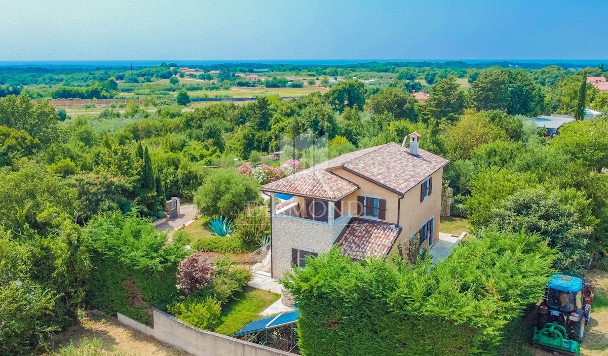 Verteneglio! Casa in pietra con vista mare e piscina!