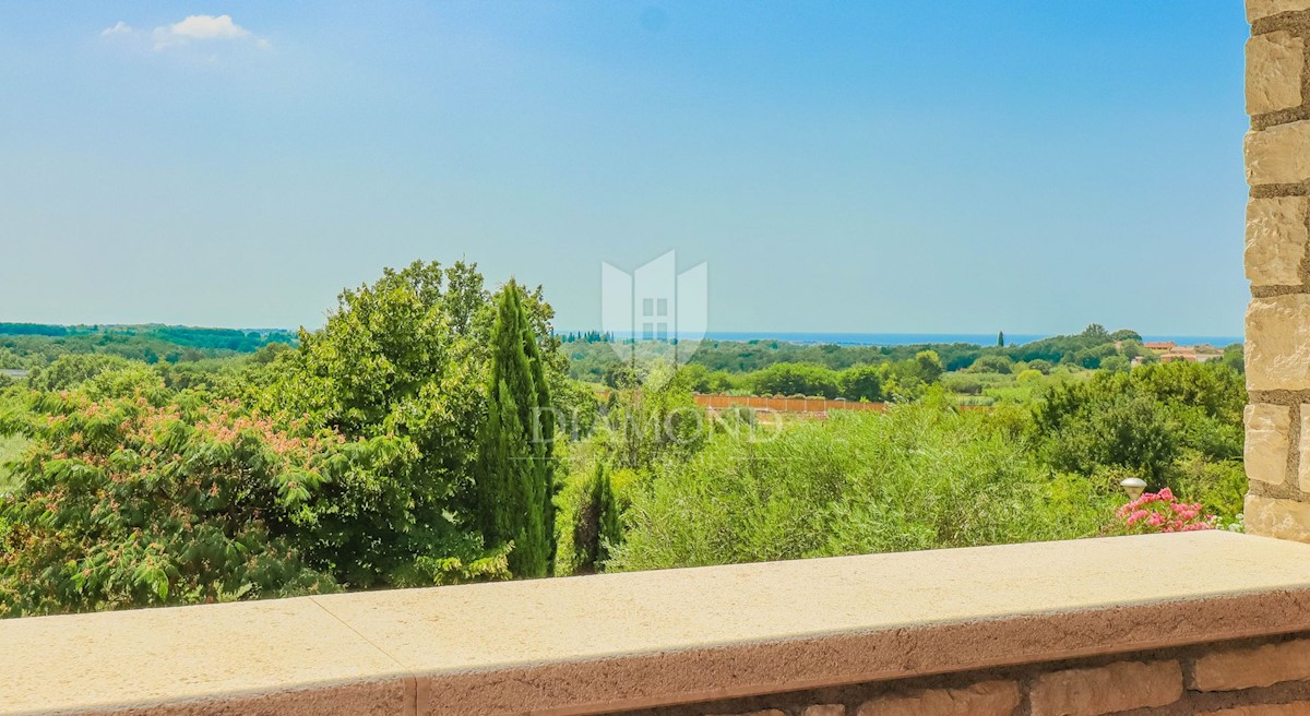 Verteneglio! Casa in pietra con vista mare e piscina!