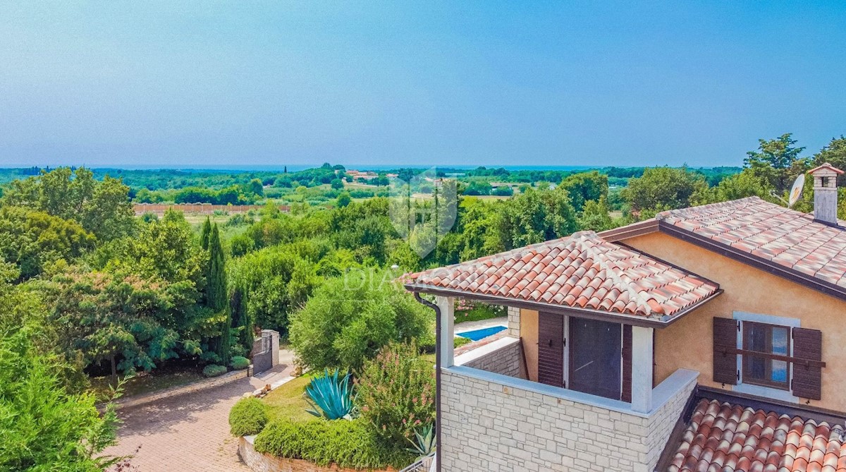 Verteneglio! Casa in pietra con vista mare e piscina!