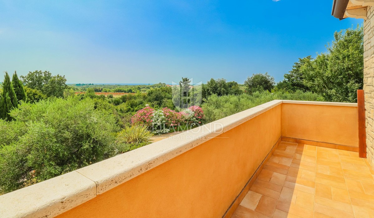 Verteneglio! Casa in pietra con vista mare e piscina!