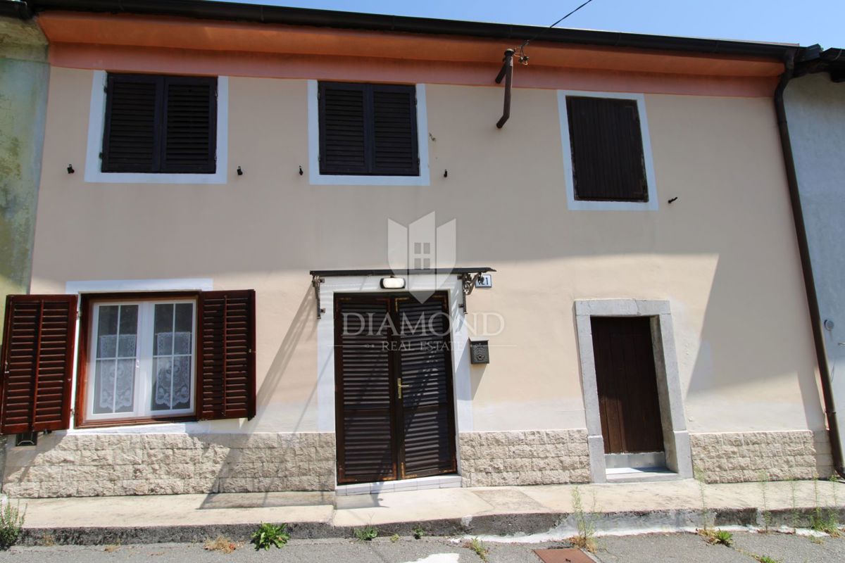 Casa a Schiera Ristrutturata a Klana