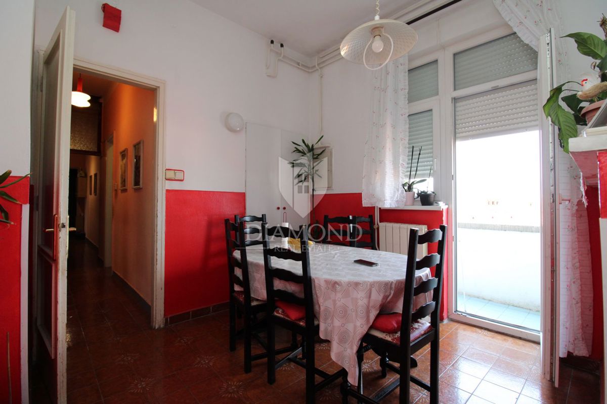 Rijeka, spazioso appartamento nel centro della città