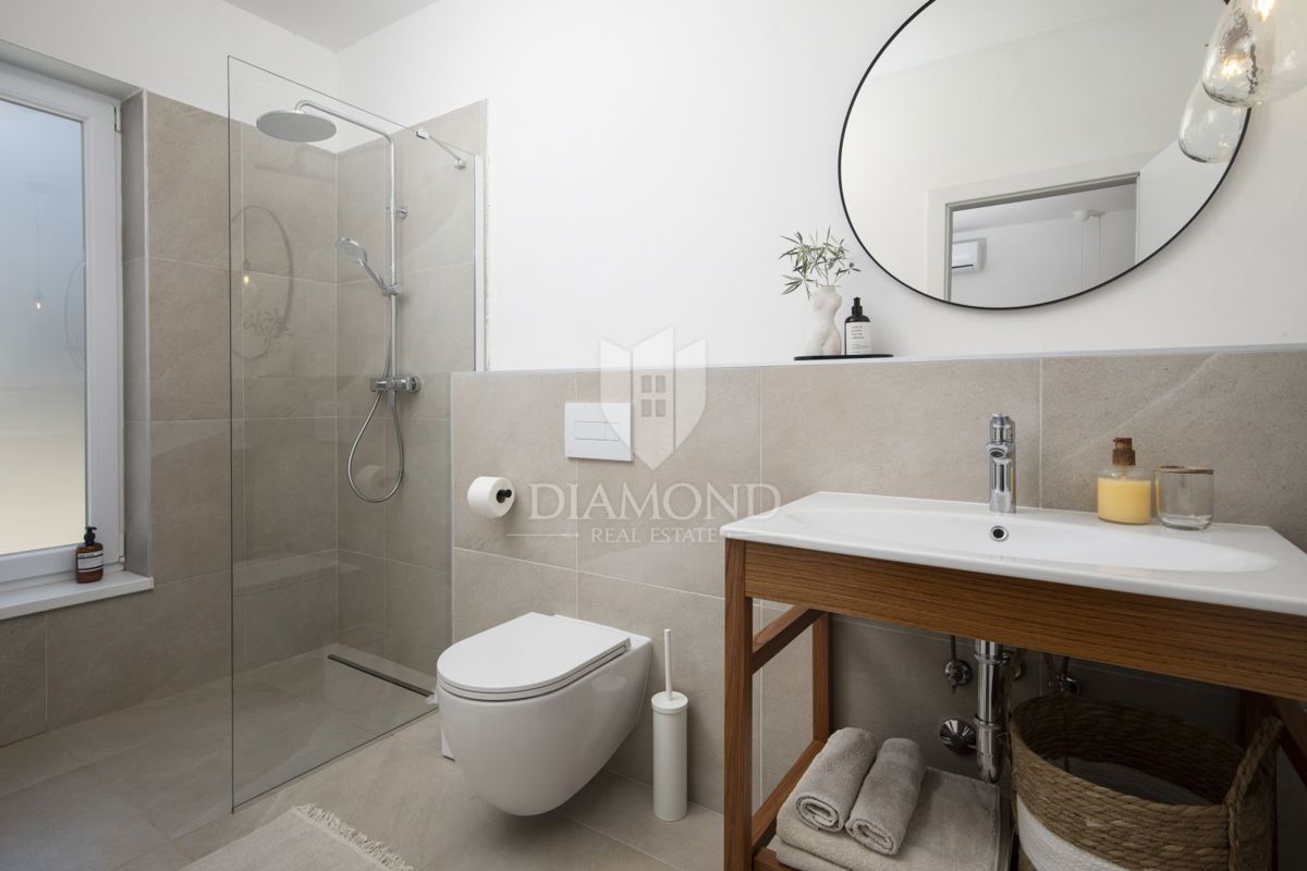 Labin, dintorni, bella casa ad un piano con piscina