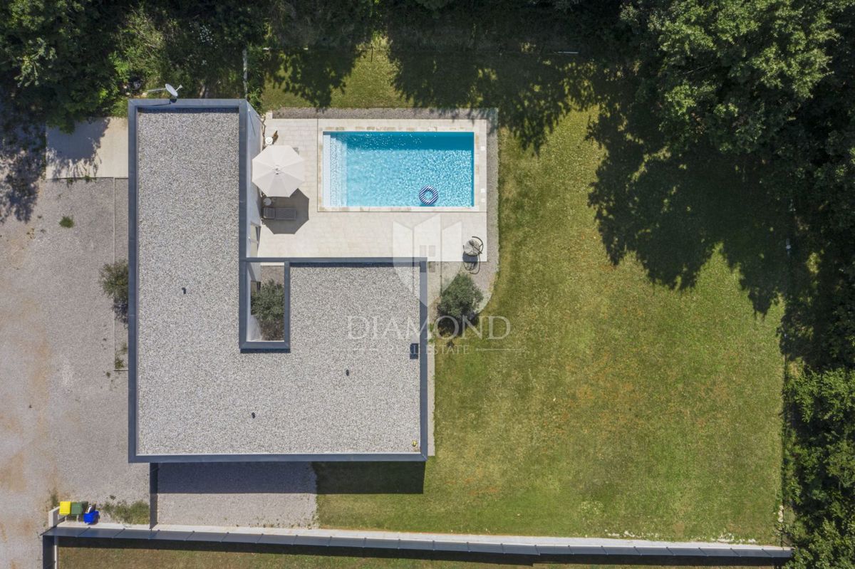 Labin, dintorni, bella casa ad un piano con piscina