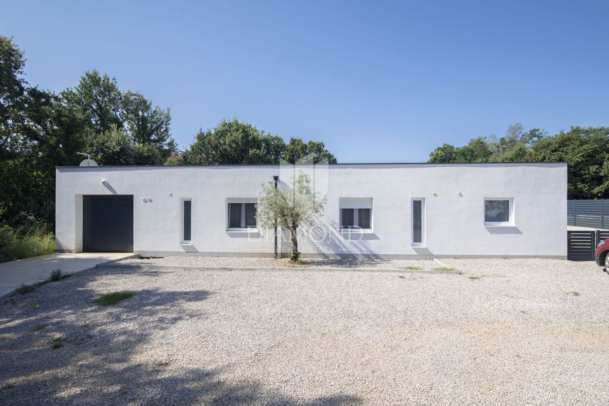 Labin, dintorni, bella casa ad un piano con piscina