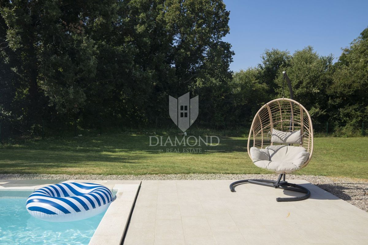 Labin, dintorni, bella casa ad un piano con piscina