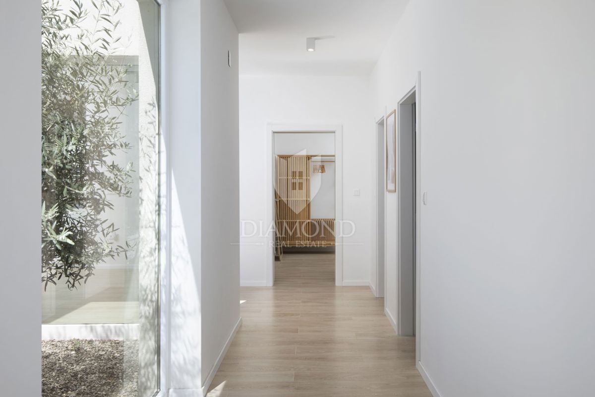 Labin, dintorni, bella casa ad un piano con piscina