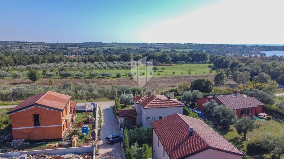 Cittanova, dintorni! Bellissima villa in costruzione a 700 m dal mare!