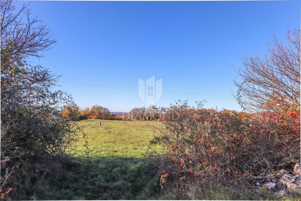 Bellissimo terreno edificabile con vista sul mare