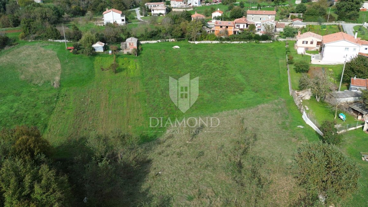Ampio terreno vicino a Albona