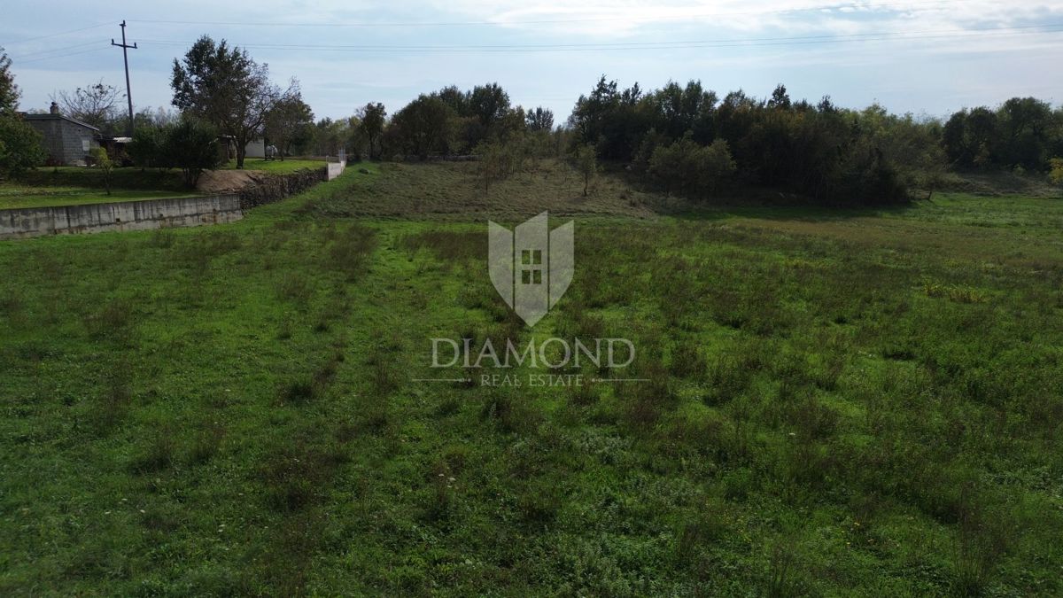 Ampio terreno vicino a Albona