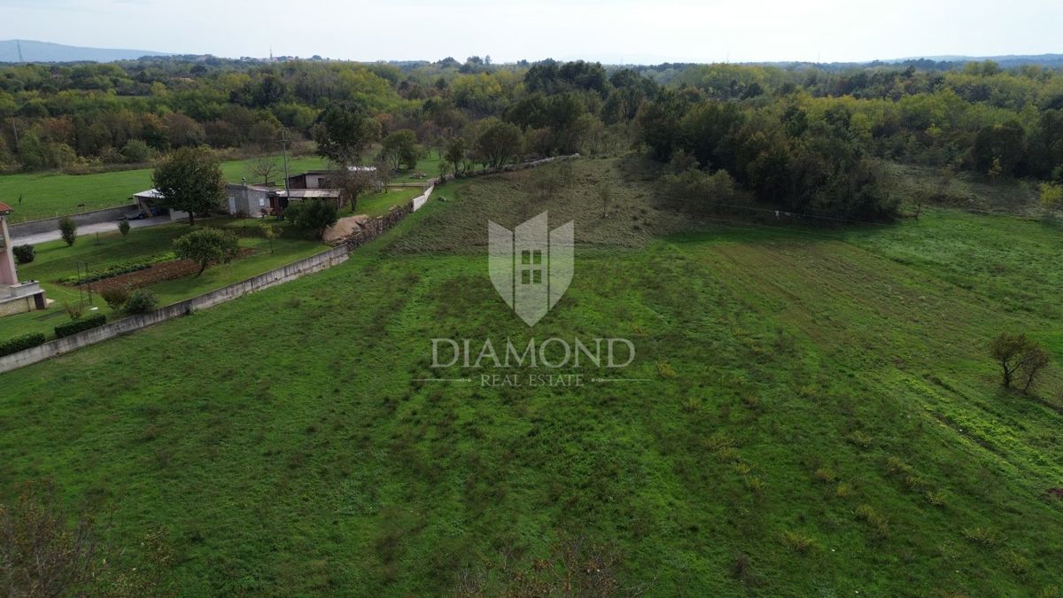 Ampio terreno vicino a Albona