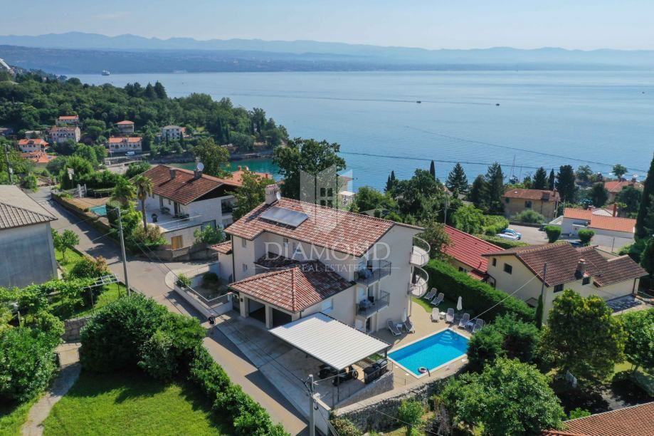 Ika, Villa con piscina, vista mare