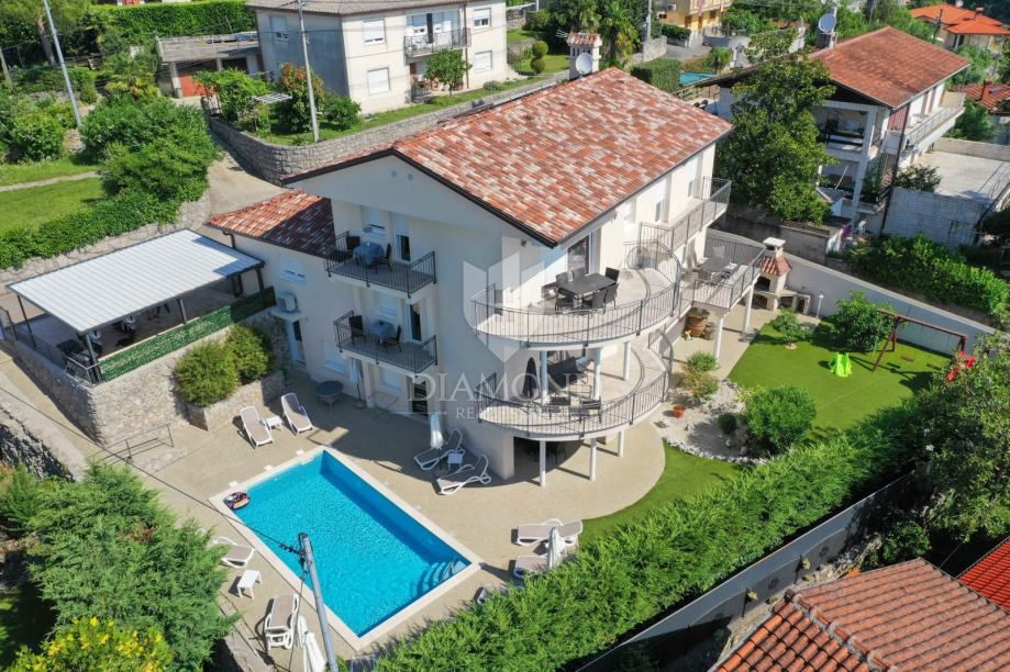 Ika, Villa con piscina, vista mare