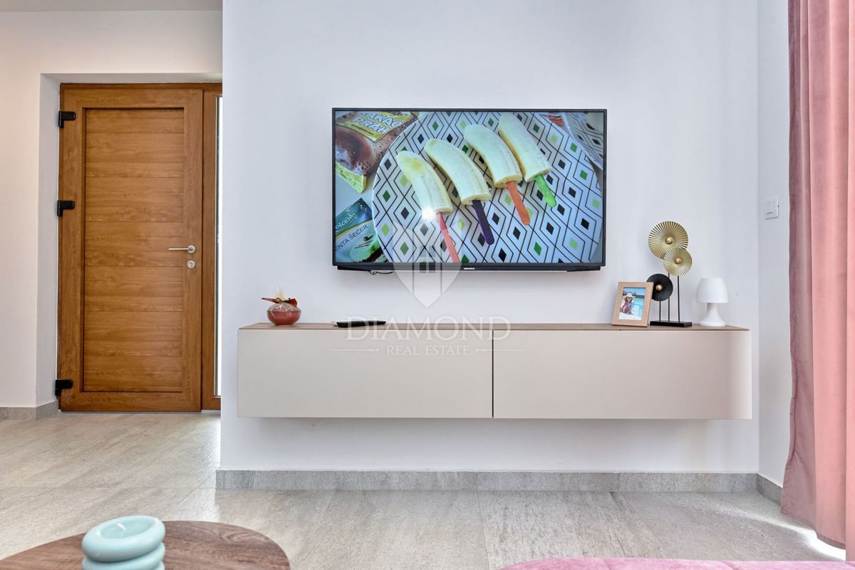 Una bella casa con piscina e vista sul mare, nelle vicinanze di Fasana!