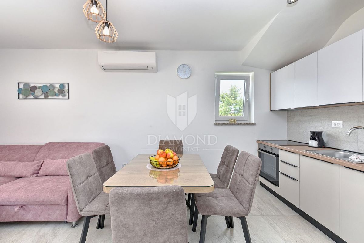 Una bella casa con piscina e vista sul mare, nelle vicinanze di Fasana!