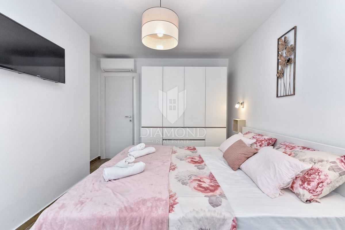 Una bella casa con piscina e vista sul mare, nelle vicinanze di Fasana!