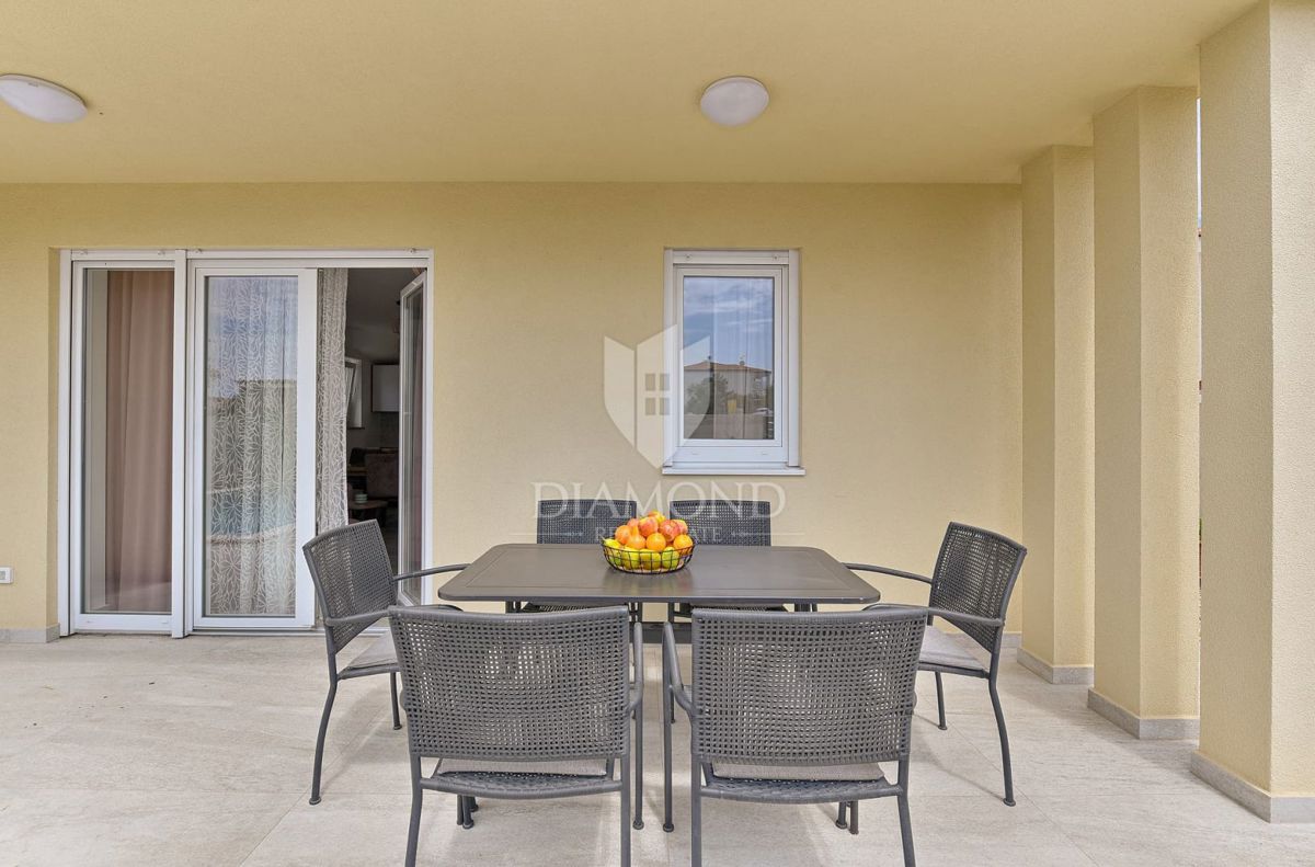 Una bella casa con piscina e vista sul mare, nelle vicinanze di Fasana!