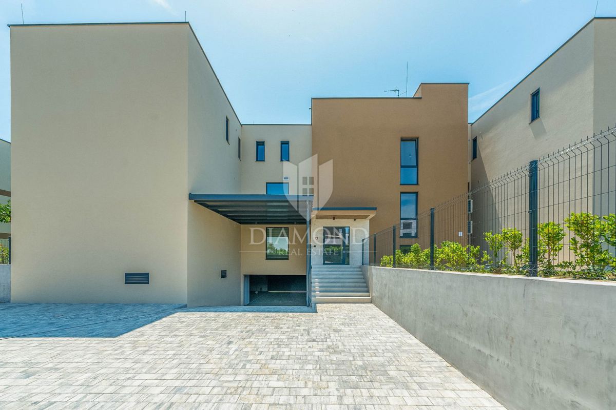 Cittanova, nuovo appartamento di 93 m2 al piano terra con giardino privato di 132 m2!